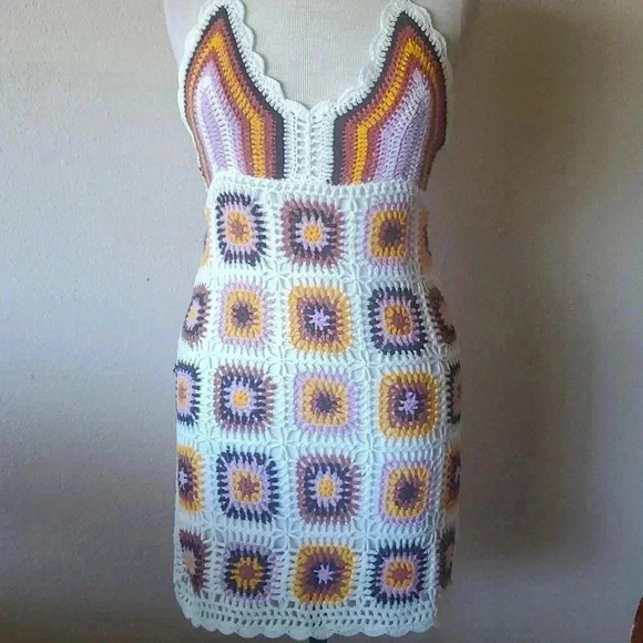 Crochet mini dress - Picture 1 of 10